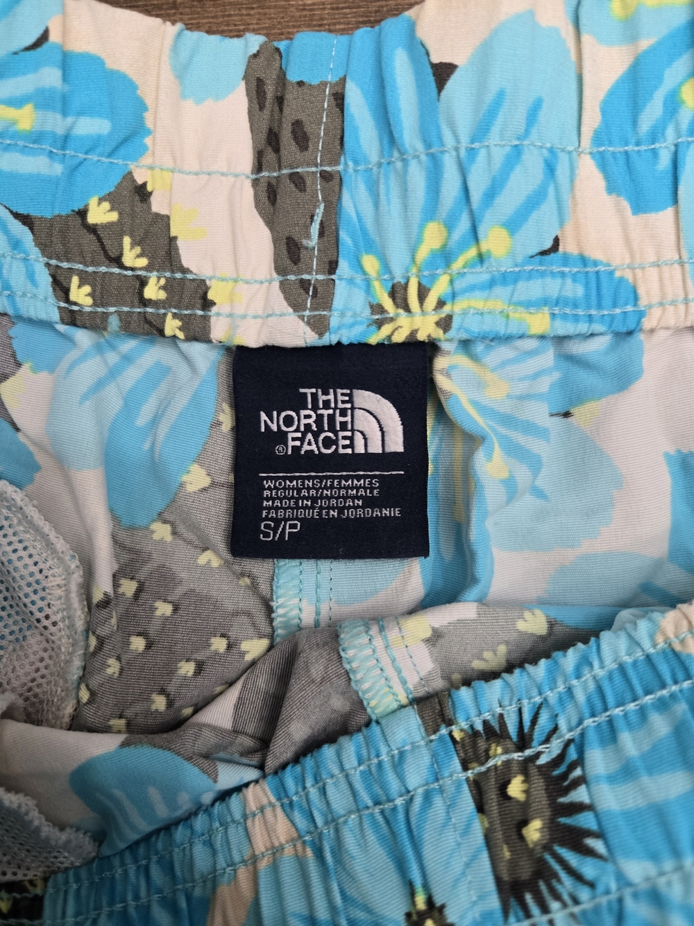 Womens The North Face Vibrant Blue Floral Athletic Shorts Size Small - Picture 3 of 5